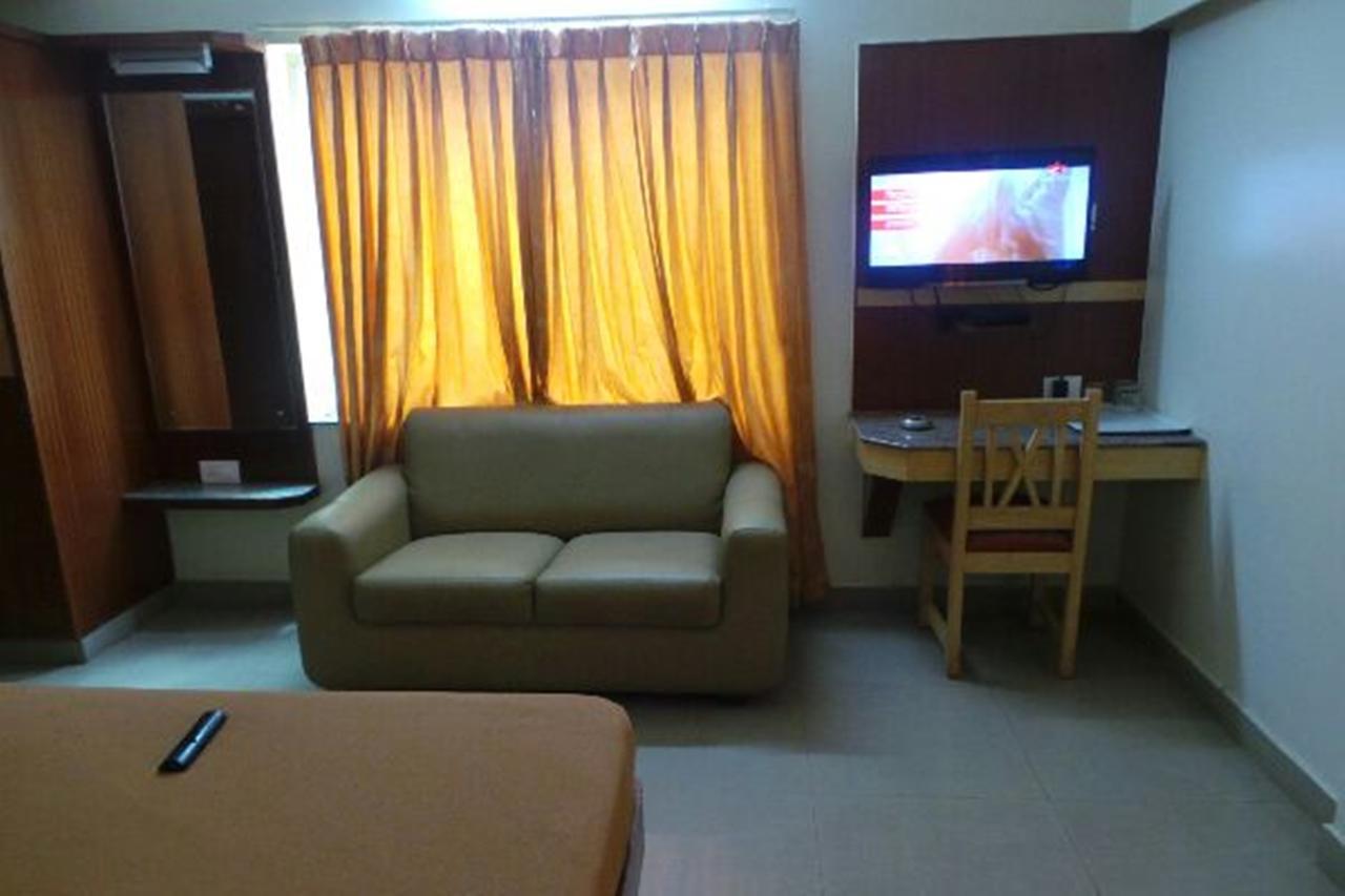 Mlc Gateway Deluxe Inn Bangalore Eksteriør billede
