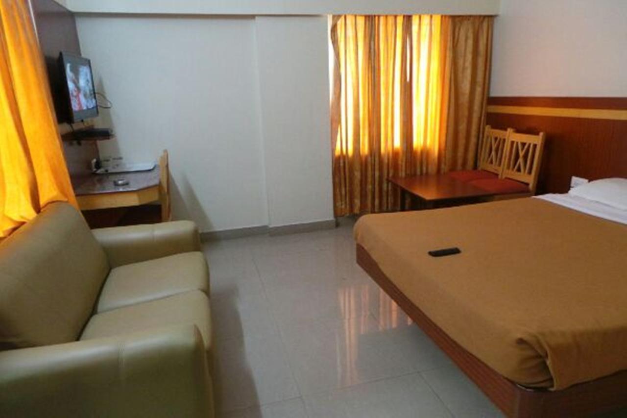 Mlc Gateway Deluxe Inn Bangalore Eksteriør billede
