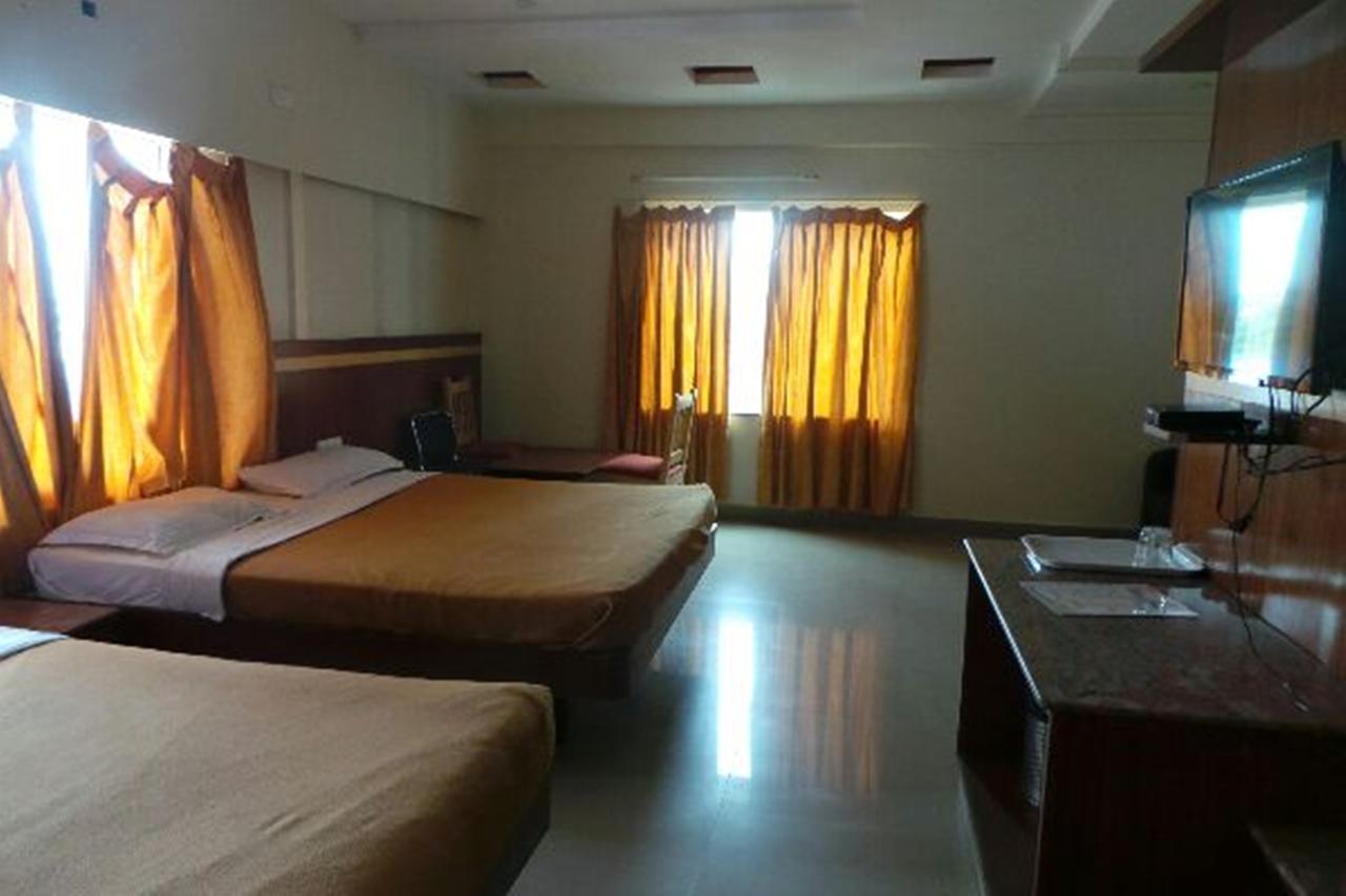 Mlc Gateway Deluxe Inn Bangalore Eksteriør billede