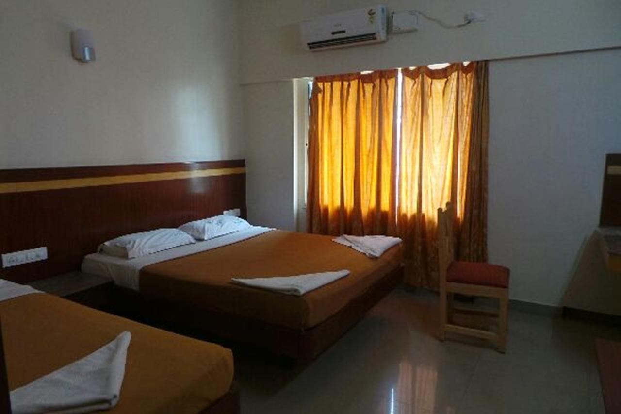 Mlc Gateway Deluxe Inn Bangalore Eksteriør billede