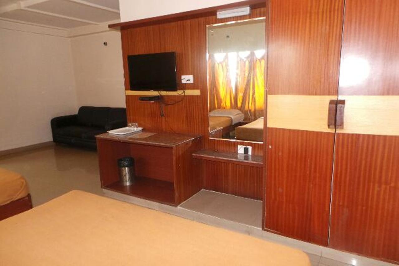 Mlc Gateway Deluxe Inn Bangalore Eksteriør billede